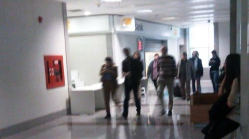 Rıza Sarraf'ın Altın Ve Paralı Geri Verildi;1 Valizle 1 Sırt &Ccedil;antasına Sığdırıldı (1)