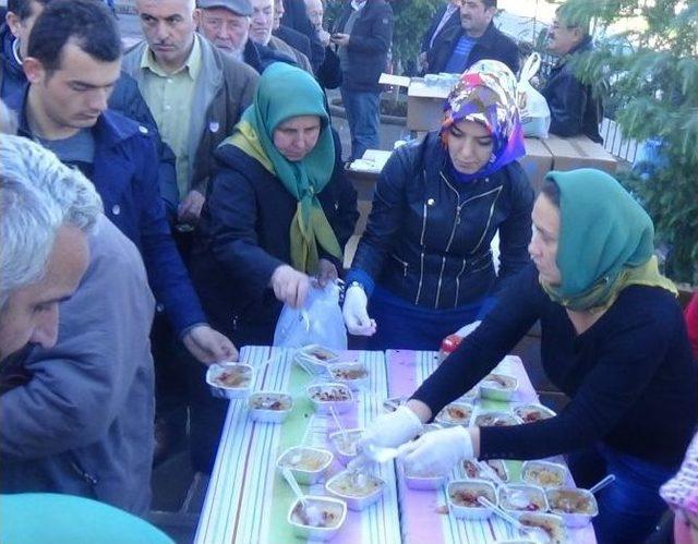 Giresun’da Vatandaşlara Aşure Dağıtıldı