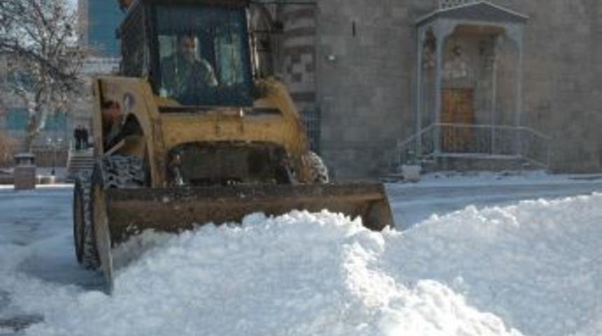 Erzurum&rsquo;da 73 K&ouml;y Yolu Ulaşıma Kapandı