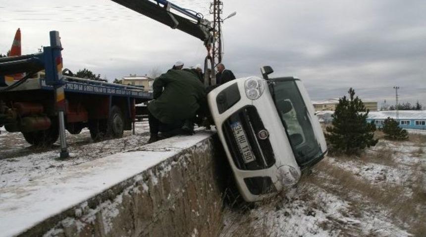 Yozgat&rsquo;ta Kar Kazalara Sebep Oldu