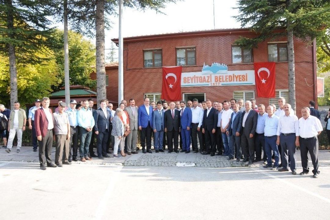 Eski Bakan Nabi Avcı Seyitgazi&rsquo;de