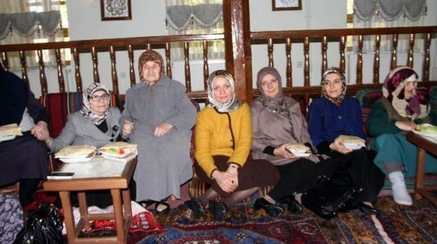 Muharrem Ayında Huzurevi Sakinleri Unutulmadı