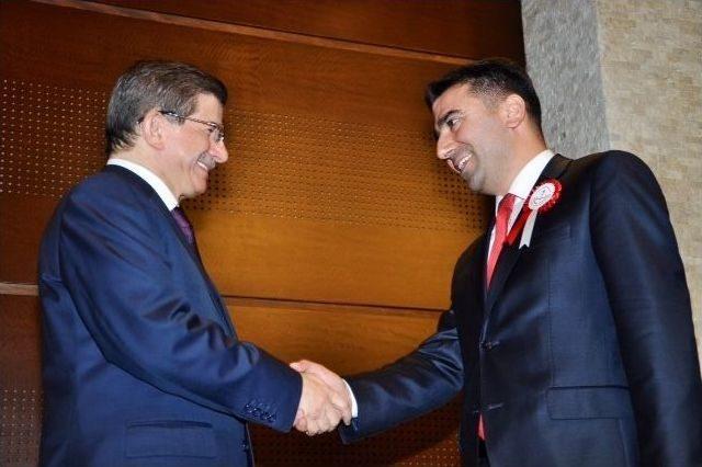 Yılın &Ouml;ğretmeni &Ouml;nder Şanlı&rsquo;ya Plaket Verildi 1