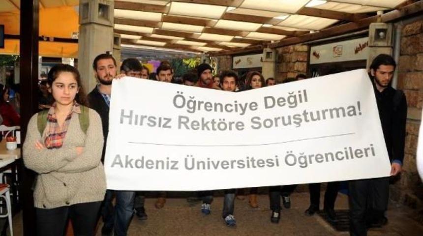 Eylemci &Ouml;ğrencilerle &Ouml;zel G&uuml;venlik Arasında Arbede