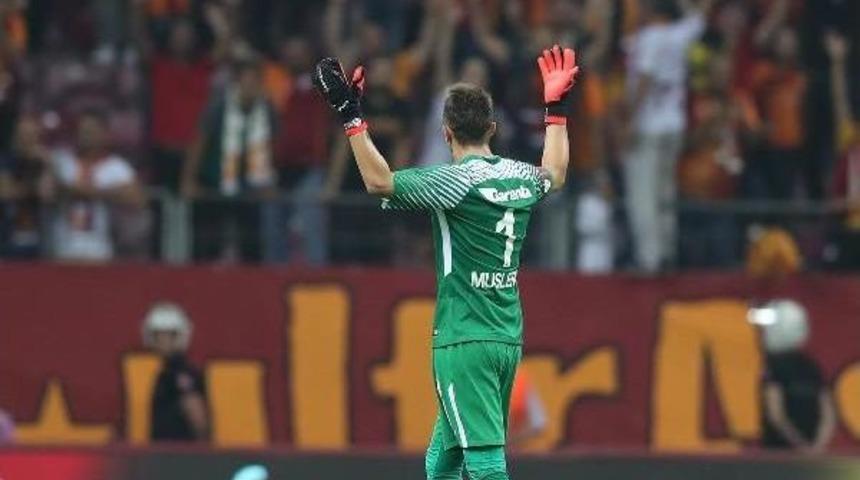 Muslera Ma&ccedil; Sonu 3'l&uuml; &Ccedil;ektirdi