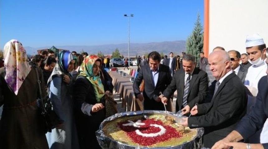 Aşurede T&uuml;rk Bayrağı