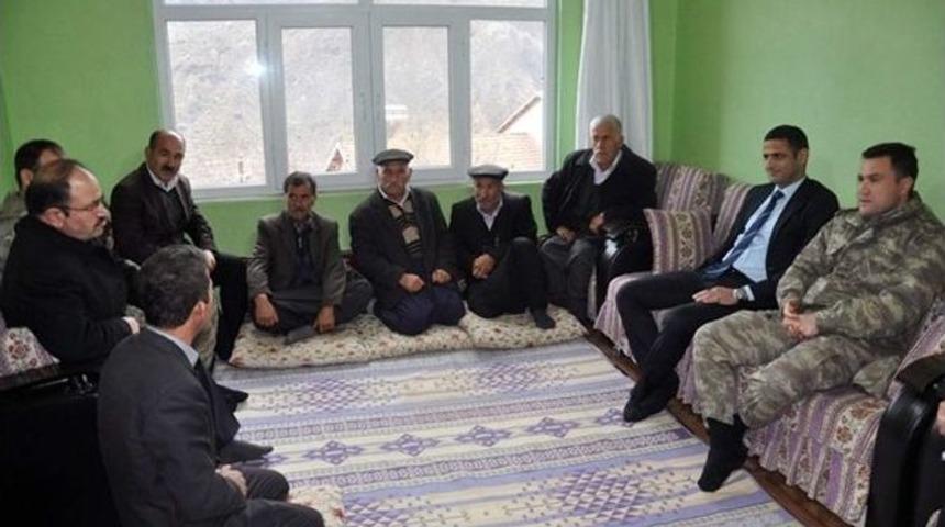 &Ccedil;elikhan Kaymakamı K&ouml;y Gezilerine Devam Ediyor