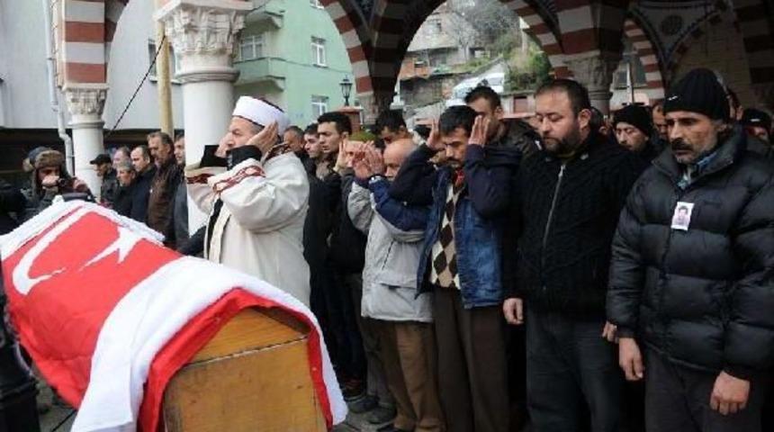 &Ccedil;&ouml;p Kamyonunun Altında Kalan Temizlik İş&ccedil;isi Toprağa Verildi