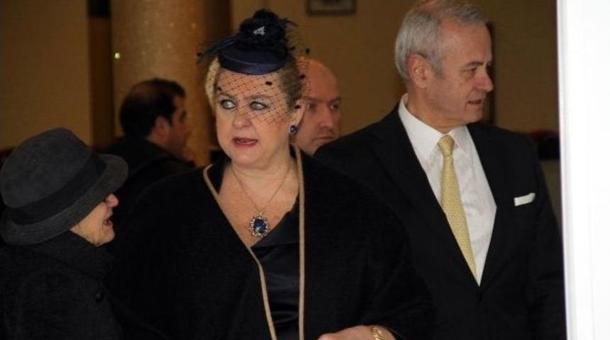 Nazlı İn&ouml;n&uuml;: &ldquo;bug&uuml;n Mutlu G&uuml;n&uuml;m O Konulara Girmeyelim&rdquo;