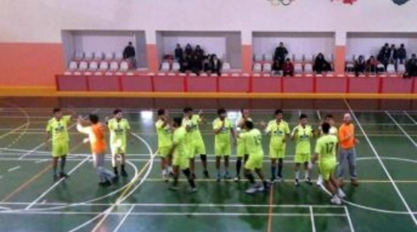 Belediye Hentbol Takımı Şampiyonluğa Koşuyor