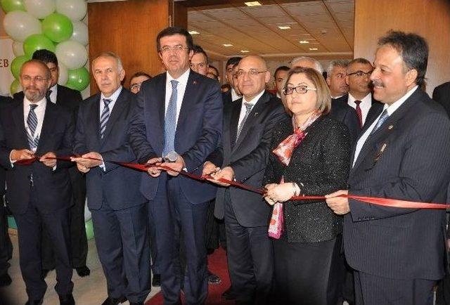 Bakan Zeybekci &lsquo;girişim Evi&rsquo;ni A&ccedil;tı 1