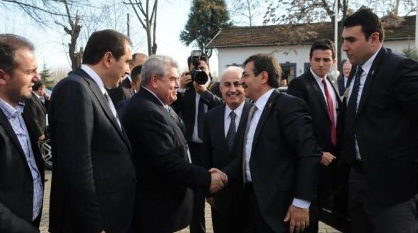 Bakan G&uuml;ll&uuml;ce: T&uuml;rkiye, Sanayide 200 Yıl Ge&ccedil; Kalmış