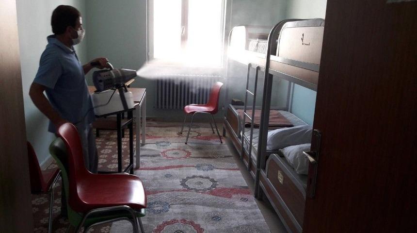 İpekyolu Belediyesi&rsquo;nden Okul Temizliği