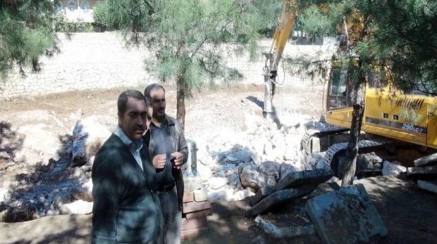 Mescid-i Aksa Medresesi İ&ccedil;in İlk Kazma Vuruldu