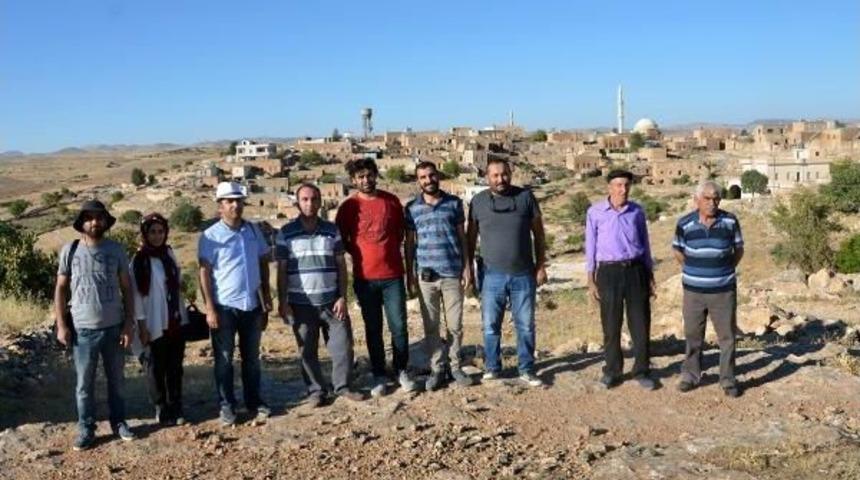 Midyat'ta Hristiyan Mimarisi I&ccedil;in Arkeolojik Y&uuml;zey Araştırması