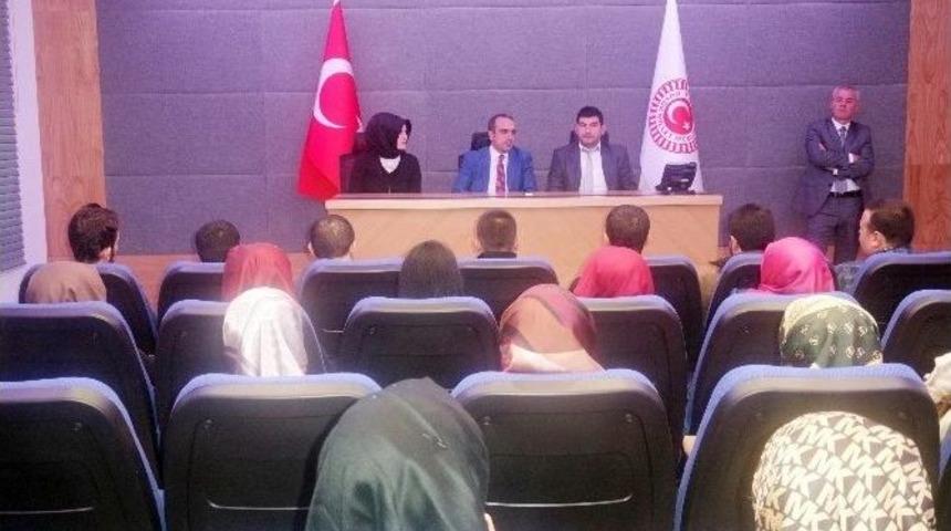 İ&ccedil;ten &Ouml;ğrencileri Mecliste Kabul Etti