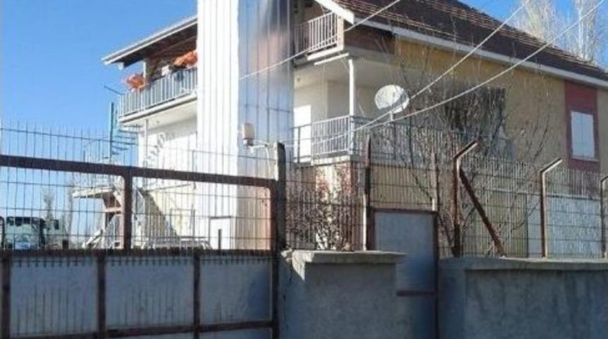 K&ouml;rhasan K&ouml;y&uuml;nde Asans&ouml;rl&uuml; Ev