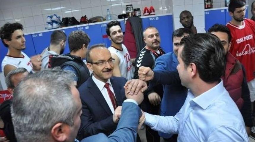 Aşigoların Avrupa Galibiyetinin Yankıları S&uuml;r&uuml;yor