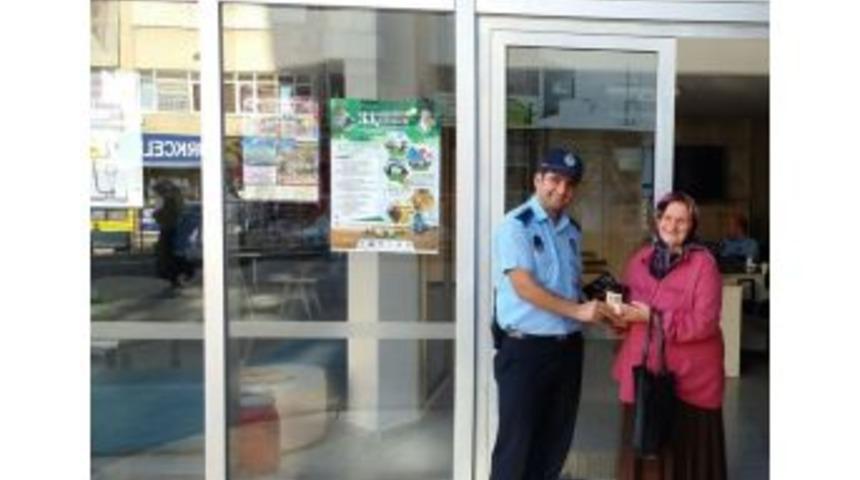 Zabıta, Kayıp C&uuml;zdanı Sahibine Teslim Etti