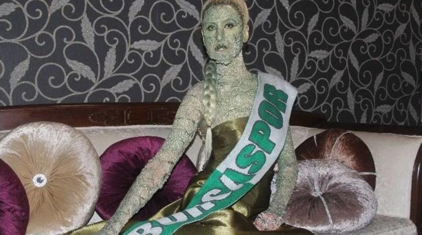 Timsah Kadın G&ouml;renleri Şaşırttı