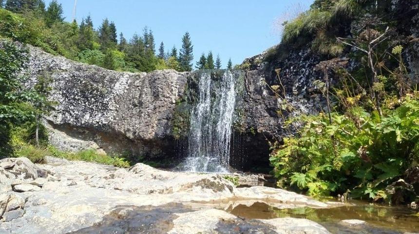 Sandık G&ouml;l&uuml; Ve Şelalesi İlgi Bekliyor