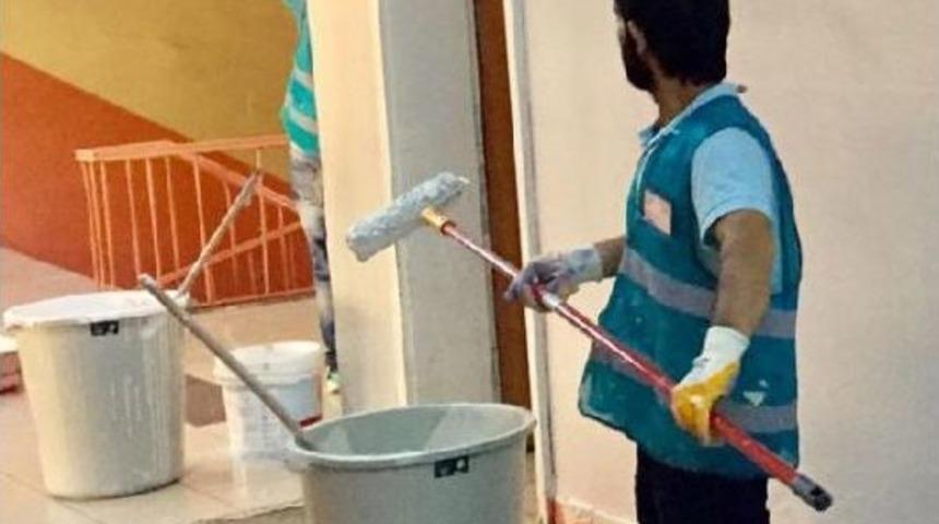 Mahkumlar Okulları Onardı