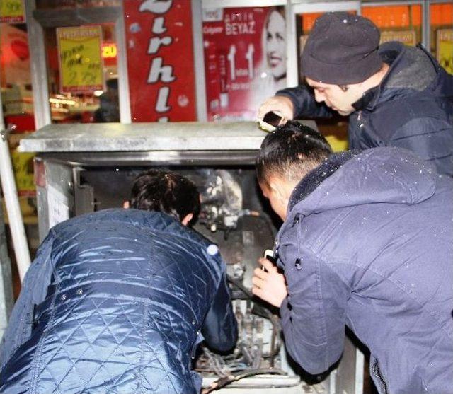 Van&rsquo;da Korkutan Trafo Yangını 1