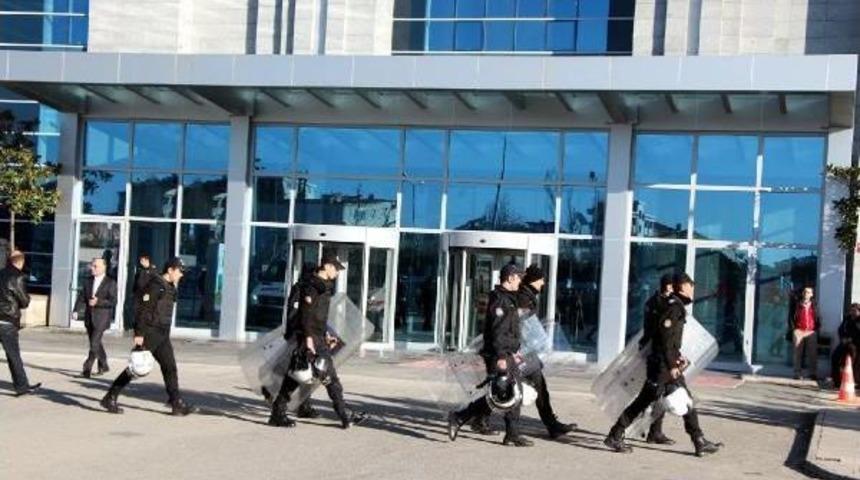 Mehmet Ayvalıtaş Davası &Ouml;ncesi Adliyede G&uuml;venlik &Ouml;nlemi