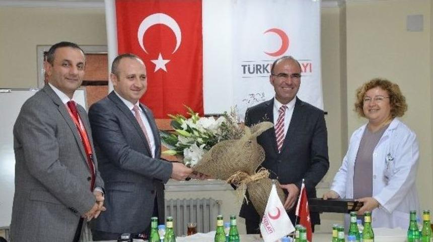 Medical Park&rsquo;tan T&uuml;rk Kızılayı&rsquo;na Ziyaret