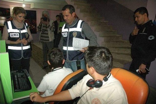 Okul &Ccedil;evrelerinde Huzur Operasyonu 1