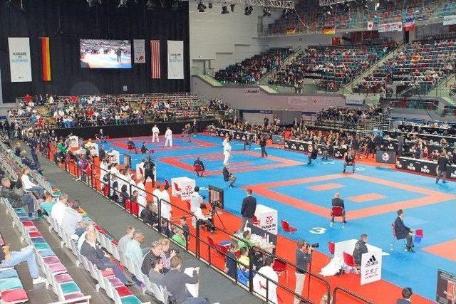 Milliler, Karate D&uuml;nya Şampiyonası&rsquo;nda Final Yolunda 1