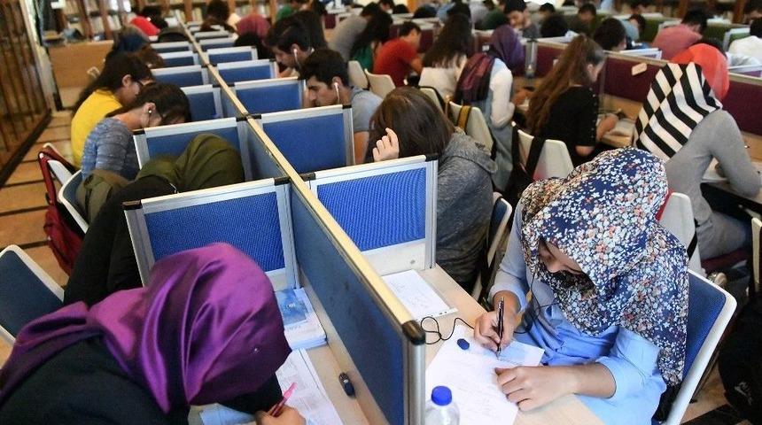 B&uuml;y&uuml;kşehir Belediyesinin K&uuml;t&uuml;phanelerine Yoğun İlgi