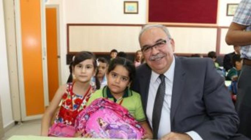 Kutlu Yeni Eğitim Camiasına Ve &Ouml;ğrencilere Başarılar Diledi