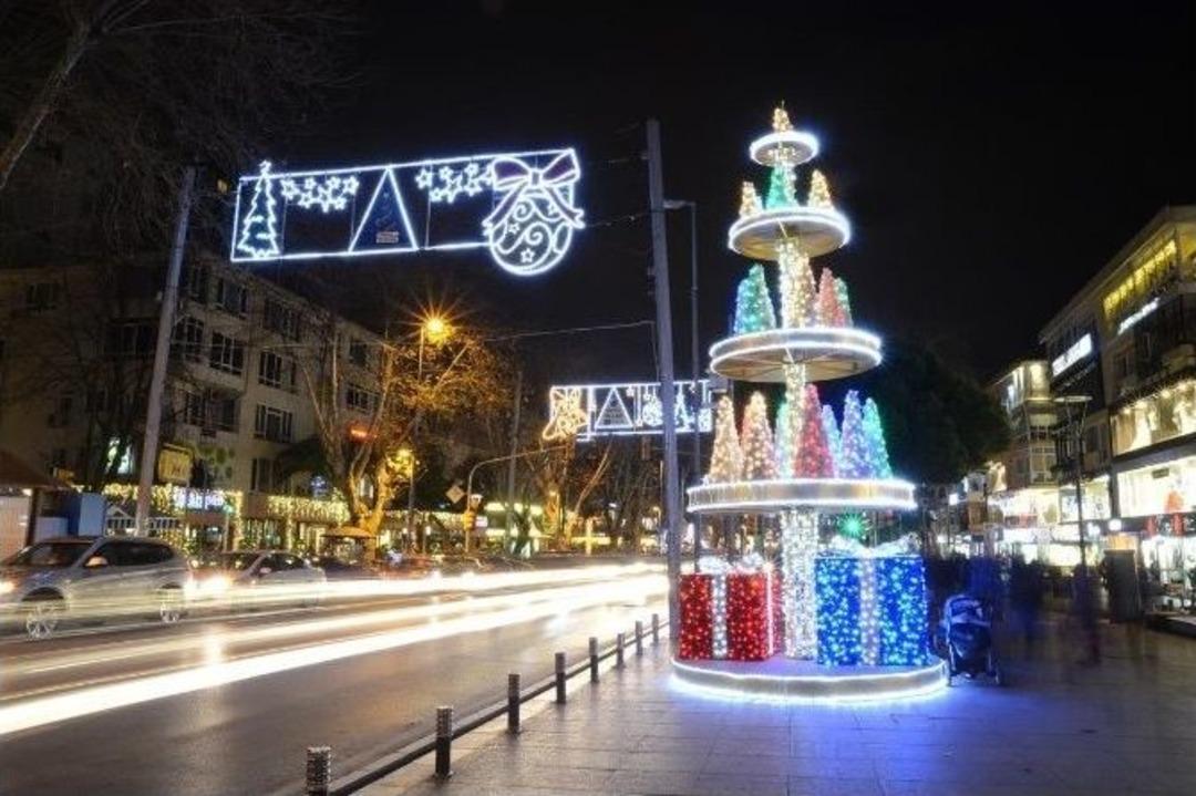 Kadık&ouml;y Yeni Yıla Hazırlanıyor