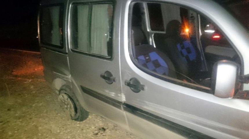 Alkoll&uuml; S&uuml;r&uuml;c&uuml; Patlak Lastiklere Aldırış Etmeden Yola Devam Etti