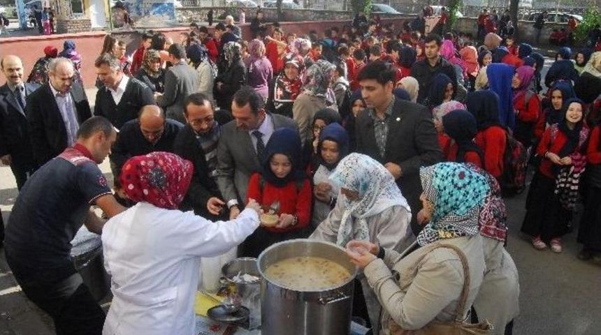 Zahid Kevser-i İmam Hatip Ortaokulu&rsquo;ndan Aşure Etkinliği