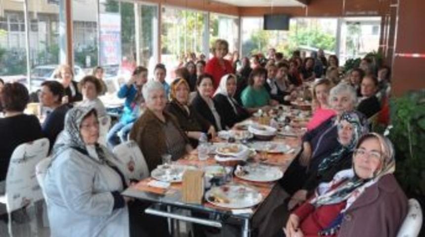 &Ouml;demişli Yardımsevenler Sonbahar Kahvaltısında Bir Araya Geldi