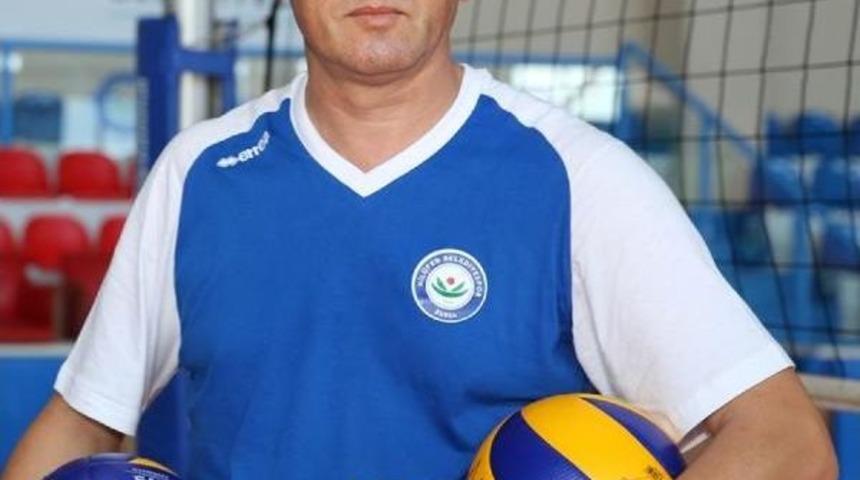 Nil&uuml;fer Belediyespor Kadın Voleybolda İlk Yarıda Beğenildi