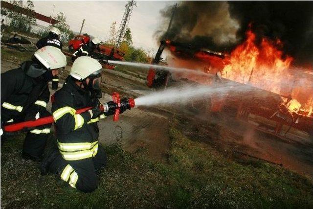 Kocaeli İtfaiyesi Tecrübelerini Aktarıyor