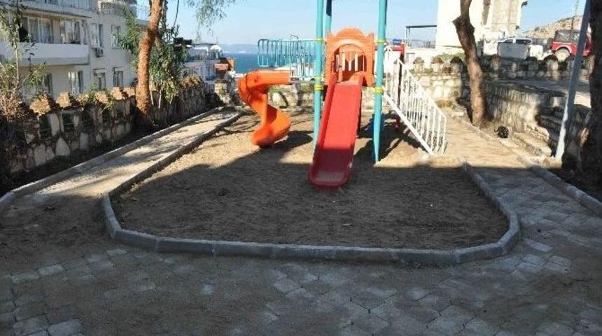 Kuşadası&rsquo;nda Park Yenileme &Ccedil;alışmaları