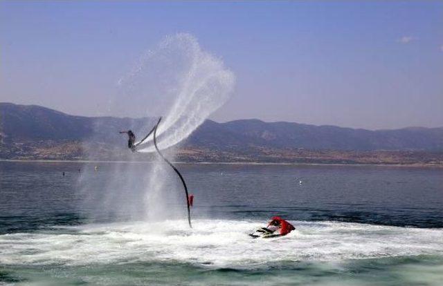 Burdur Gölü'nde Su Jeti Ve Flyboard Şampiyonası