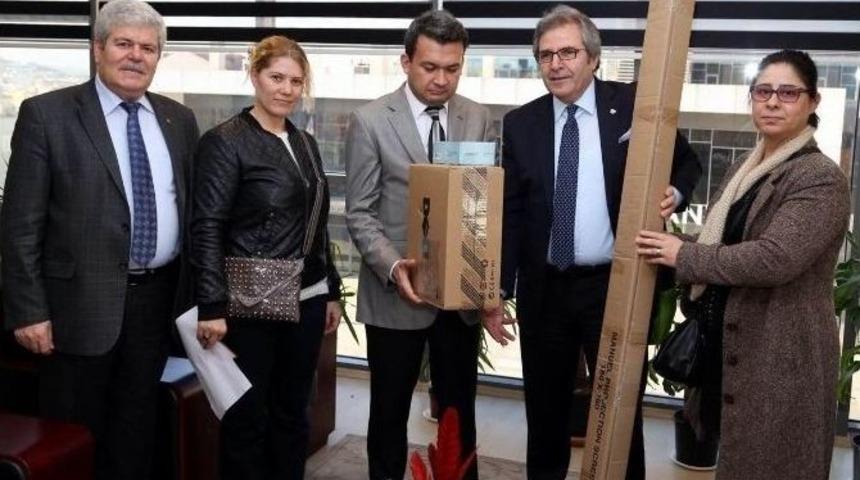 Bandırma Belediyesi&rsquo;nin Okullara Desteği S&uuml;r&uuml;yor