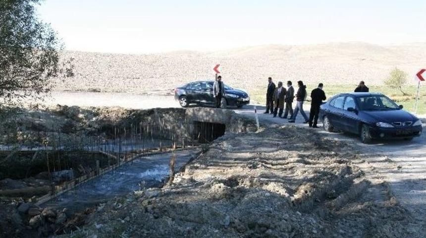 Kaymakam Avcı Yol &Ccedil;alışmalarını İnceledi