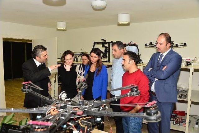 Arnavutluk Heyetinden G&ouml;rsel İletişim Merkezi&rsquo;ne B&uuml;y&uuml;k İlgi 1