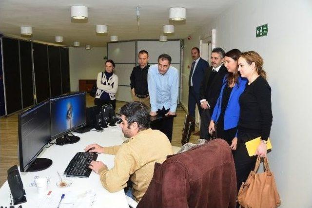 Arnavutluk Heyetinden G&ouml;rsel İletişim Merkezi&rsquo;ne B&uuml;y&uuml;k İlgi 3