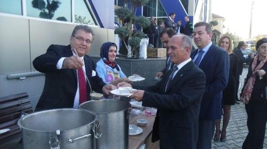 Smmmo Bah&ccedil;esinde Aşure İkramı Yapıldı