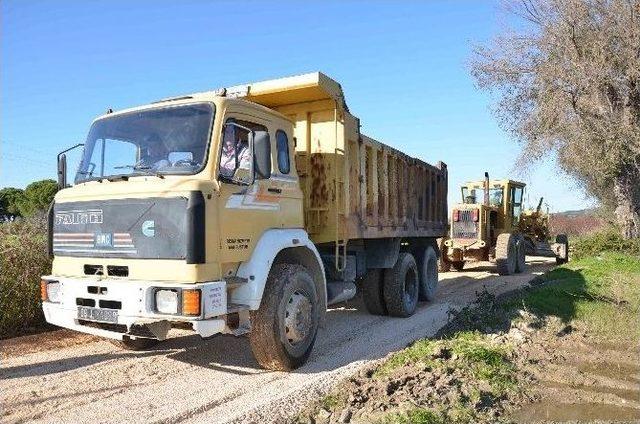 Davutlar’da Yol Çalışmaları