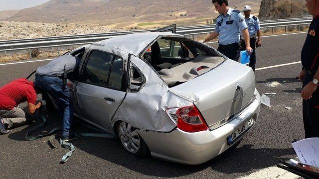 Kontrolden Çıkan Otomobil Takla Attı: 1 Ölü, 2 Yaralı