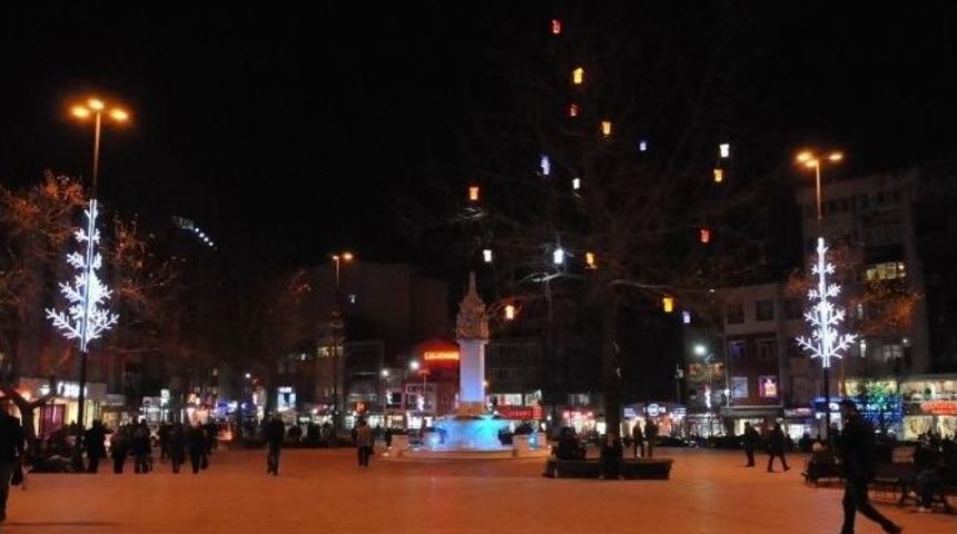 &Ccedil;orlu Yeni Yılda Işıl Işıl