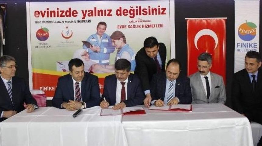 Evde Sağlık Hizmetlerinde İkinci Protokol Finike&rsquo;de İmzalandı